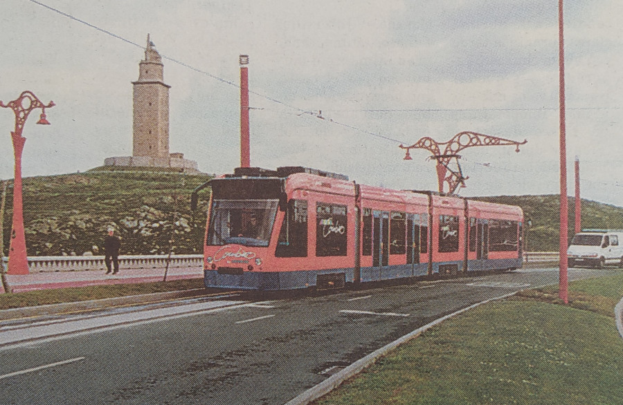 Hace 25 años | El metro ligero rueda por A Coruña y el cocinero lucense de Tony Blair